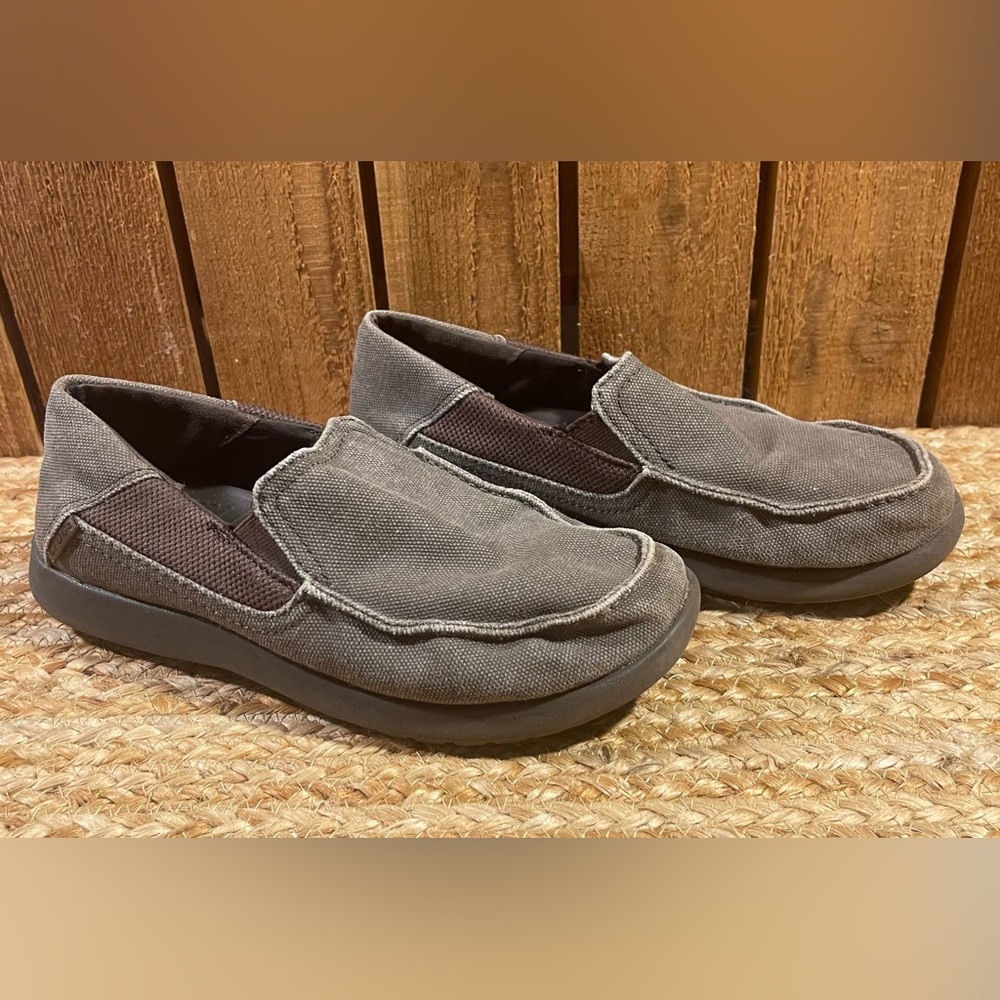 CROCS Boy’s Slip On Canvas Shoe Sz J4